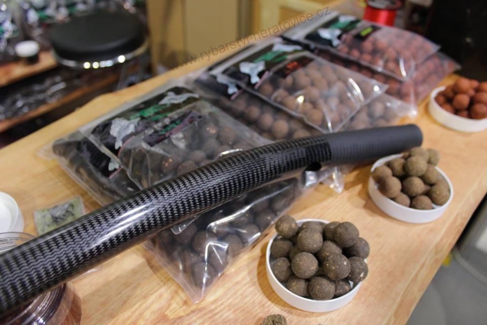 TAIPAN - UHLÍKOVÁ zakrmovací tyč (kobra)