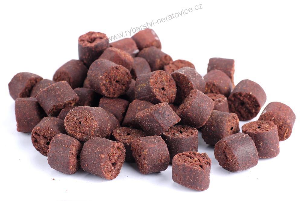 Pelety chytací s dírkou Hmyz/Red Halibut/Chilli 16mm 1kg