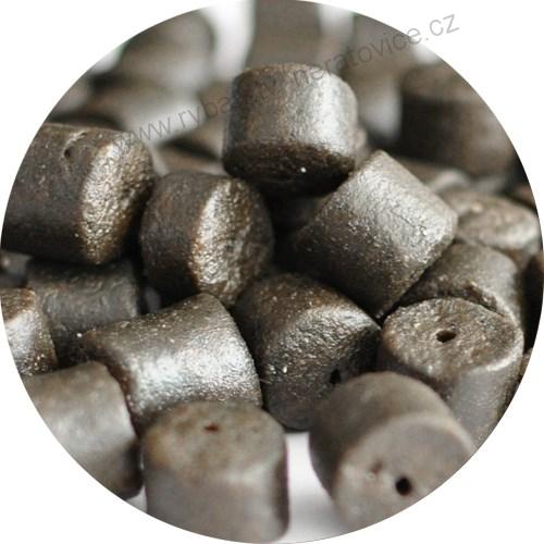 Pelety chytací s dírkou Black Halibut 20mm 1kg