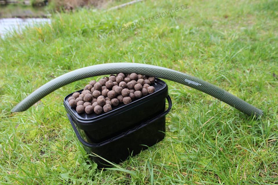 VIPER - Uhlíko - kevlarová zakrmovací tyč (kobra)