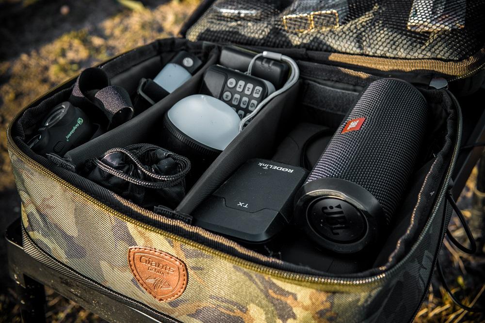 Pouzdro Electronics Eva Table Bag Giants Fishing