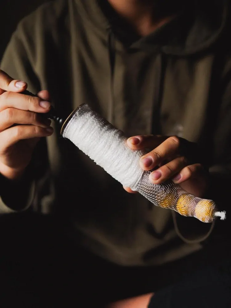 GIANTS FISHING PVA PUNČOCHA + PĚCHOVAČ COMPACT SYSTEM FAST MELT 35MM/8M