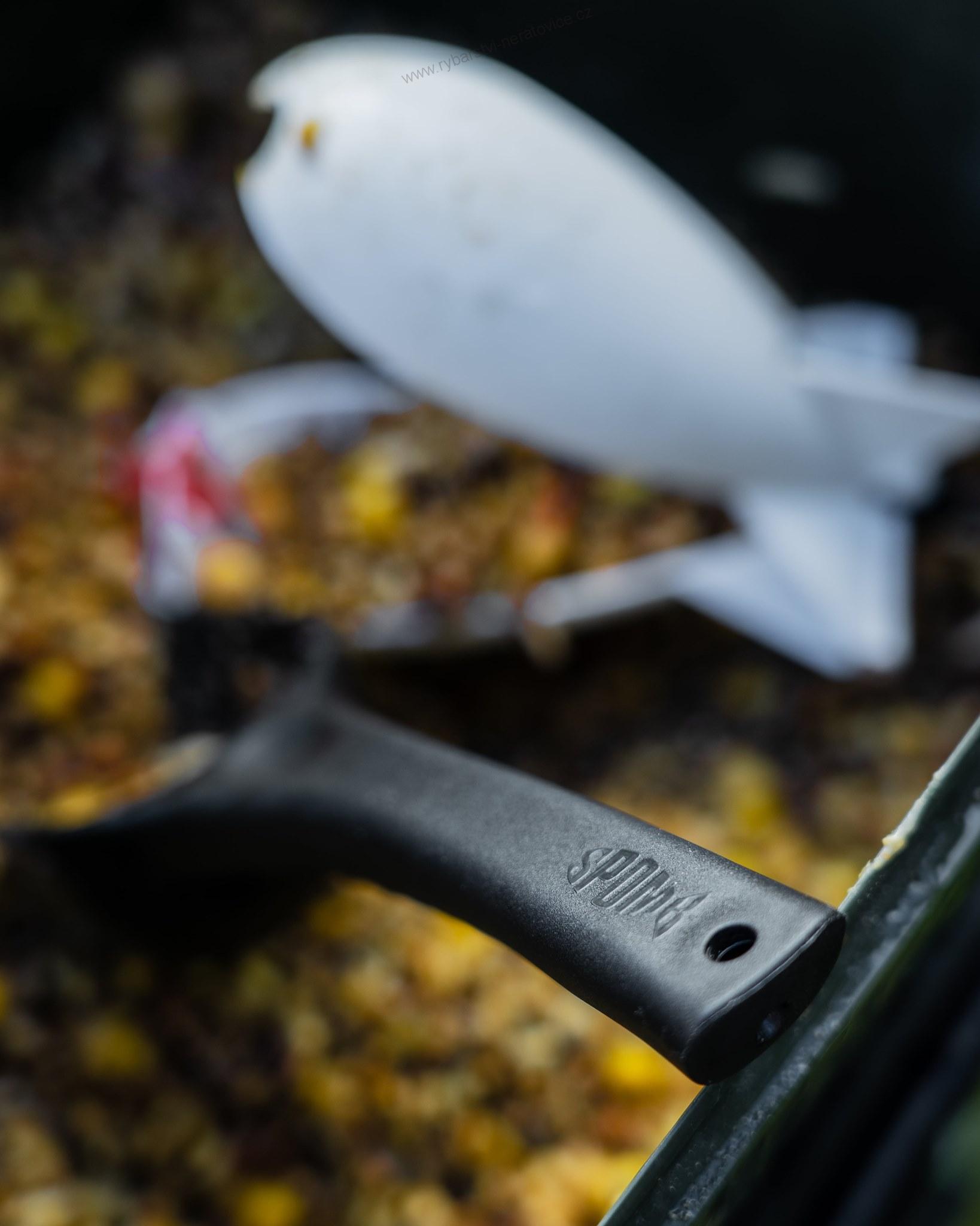 Spomb™ Scoop - Lopatka