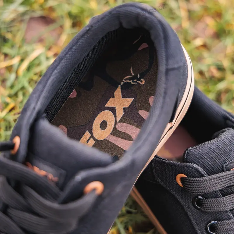 Fox Black Canvas Shoe - 11/45