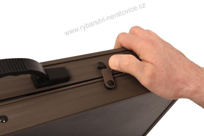 Fox Stolek Session Table with Storage