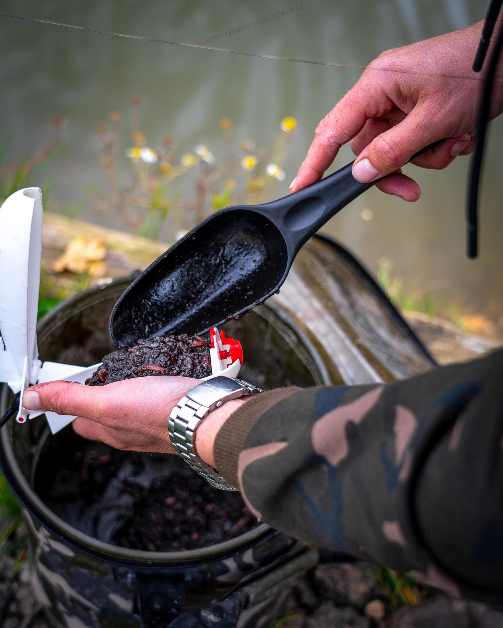 Spomb™ Scoop - Lopatka