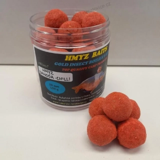 Gold Insect boilies v Powder dipu - Hmyz/Jahoda/Chilli - 150g - 20mm